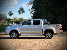 Toyota HILUX CAB.DUPLA SRV 3.0 TB-IC 2013 NEUMANN VEÍCULOS ARROIO DO MEIO / Carros no Vale