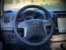 Toyota HILUX CAB.DUPLA SRV 3.0 TB-IC 2013 NEUMANN VEÍCULOS ARROIO DO MEIO / Carros no Vale