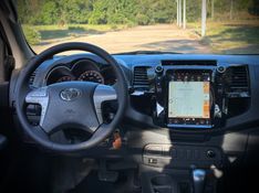 Toyota HILUX CAB.DUPLA SRV 3.0 TB-IC 2013 NEUMANN VEÍCULOS ARROIO DO MEIO / Carros no Vale
