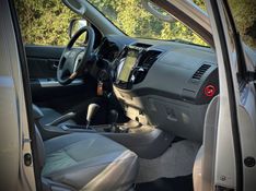 Toyota HILUX CAB.DUPLA SRV 3.0 TB-IC 2013 NEUMANN VEÍCULOS ARROIO DO MEIO / Carros no Vale
