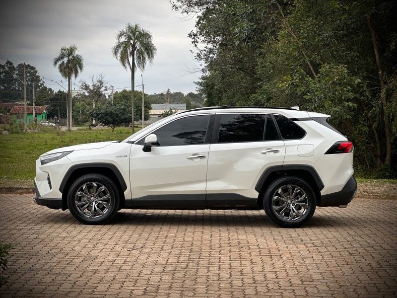 Toyota RAV 2.5 S HYBRID CONNECT 4X4 2022 NEUMANN VEÍCULOS ARROIO DO MEIO / Carros no Vale Toyota RAV 2.5 S HYBRID CONNECT 4X4 2022 NEUMANN VEÍCULOS ARROIO DO MEIO / Carros no Vale