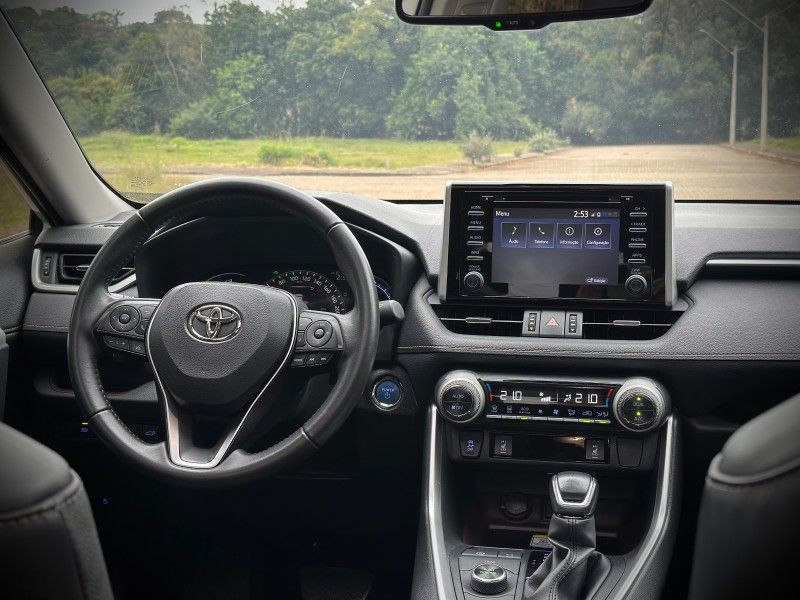 Toyota RAV 2.5 S HYBRID CONNECT 4X4 2022 NEUMANN VEÍCULOS ARROIO DO MEIO / Carros no Vale Toyota RAV 2.5 S HYBRID CONNECT 4X4 2022 NEUMANN VEÍCULOS ARROIO DO MEIO / Carros no Vale