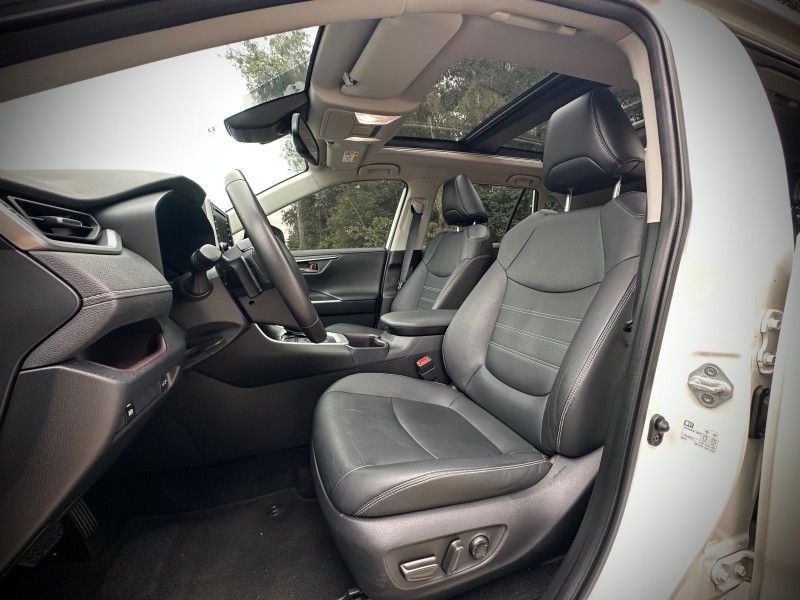 Toyota RAV 2.5 S HYBRID CONNECT 4X4 2022 NEUMANN VEÍCULOS ARROIO DO MEIO / Carros no Vale Toyota RAV 2.5 S HYBRID CONNECT 4X4 2022 NEUMANN VEÍCULOS ARROIO DO MEIO / Carros no Vale