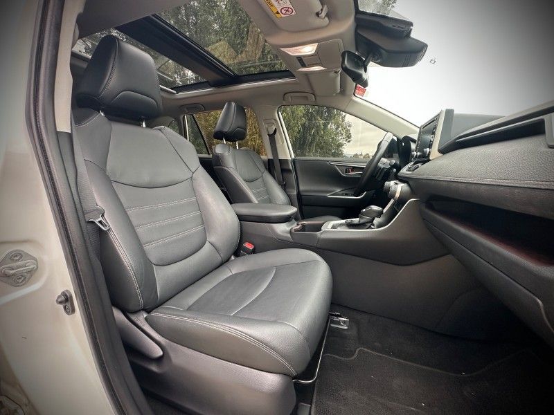 Toyota RAV 2.5 S HYBRID CONNECT 4X4 2022 NEUMANN VEÍCULOS ARROIO DO MEIO / Carros no Vale Toyota RAV 2.5 S HYBRID CONNECT 4X4 2022 NEUMANN VEÍCULOS ARROIO DO MEIO / Carros no Vale