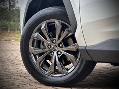 Toyota RAV 2.5 S HYBRID CONNECT 4X4 2022 NEUMANN VEÍCULOS ARROIO DO MEIO / Carros no Vale