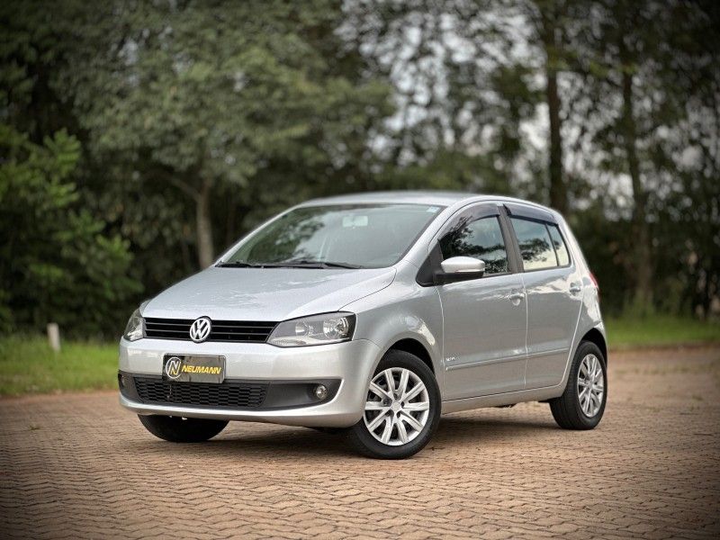 Volkswagen FOX TREND 1.6 2013 NEUMANN VEÍCULOS ARROIO DO MEIO / Carros no Vale
