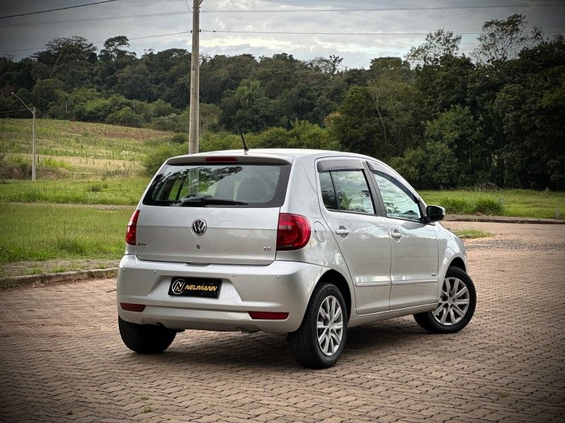 Volkswagen FOX TREND 1.6 2013 NEUMANN VEÍCULOS ARROIO DO MEIO / Carros no Vale