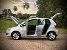 Volkswagen FOX TREND 1.6 2013 NEUMANN VEÍCULOS ARROIO DO MEIO / Carros no Vale