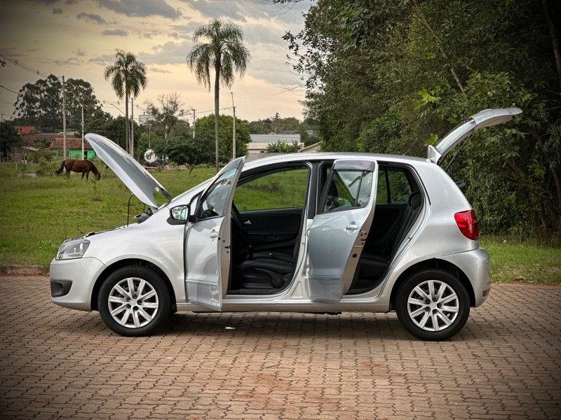Volkswagen FOX TREND 1.6 2013 NEUMANN VEÍCULOS ARROIO DO MEIO / Carros no Vale