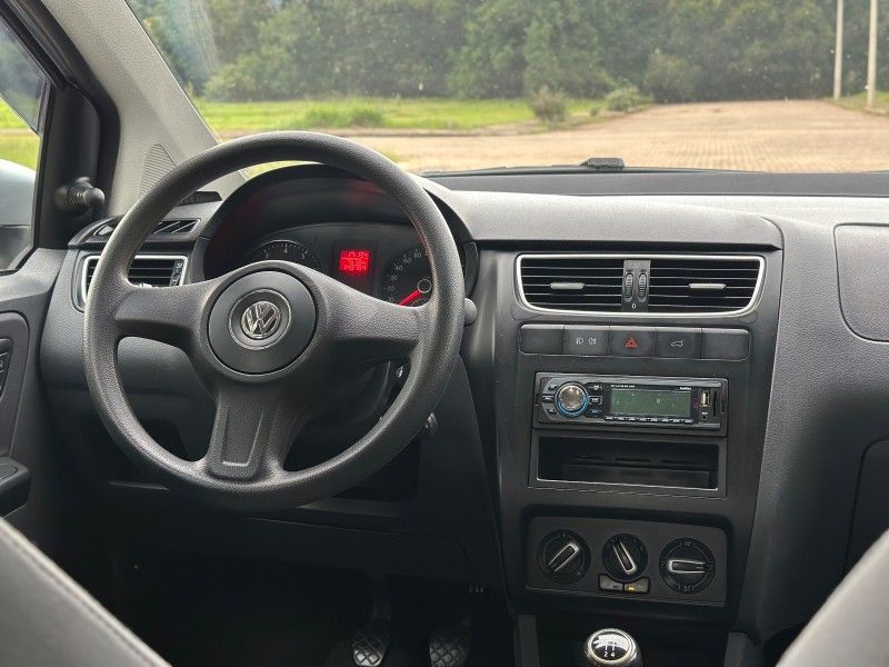 Volkswagen FOX TREND 1.6 2013 NEUMANN VEÍCULOS ARROIO DO MEIO / Carros no Vale