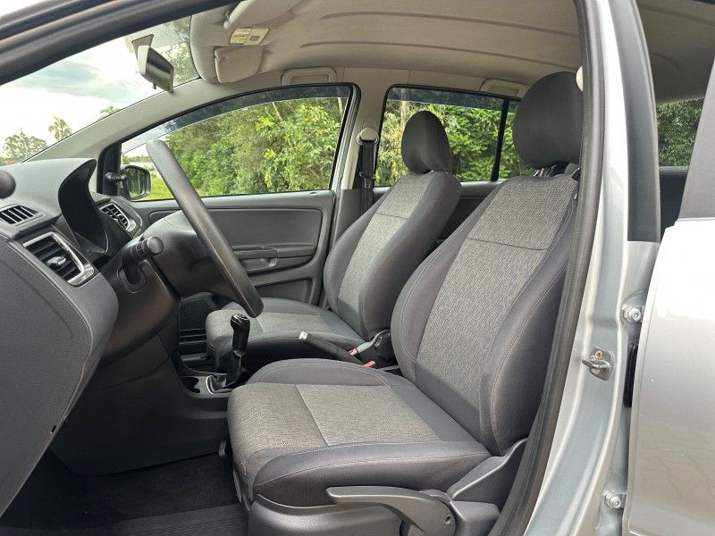 Volkswagen FOX TREND 1.6 2013 NEUMANN VEÍCULOS ARROIO DO MEIO / Carros no Vale