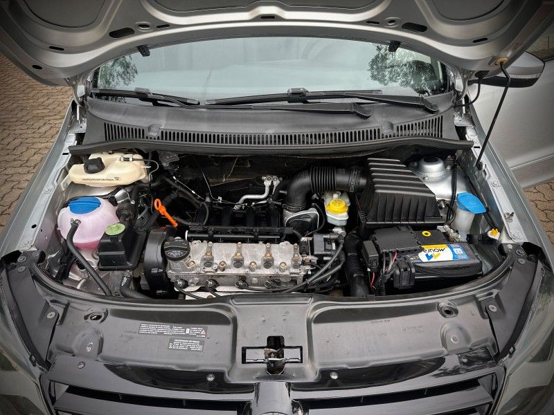 Volkswagen FOX TREND 1.6 2013 NEUMANN VEÍCULOS ARROIO DO MEIO / Carros no Vale