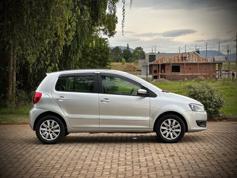 Volkswagen FOX TREND 1.6 2013 NEUMANN VEÍCULOS ARROIO DO MEIO / Carros no Vale