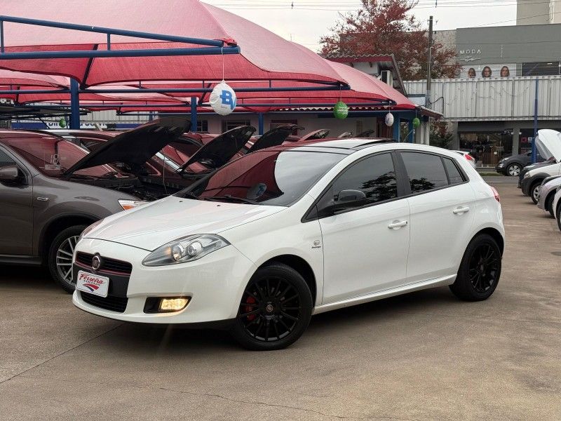 Fiat BRAVO SPORTING 1.8 2014 FERREIRA VEÍCULOS VENÂNCIO AIRES / Carros no Vale