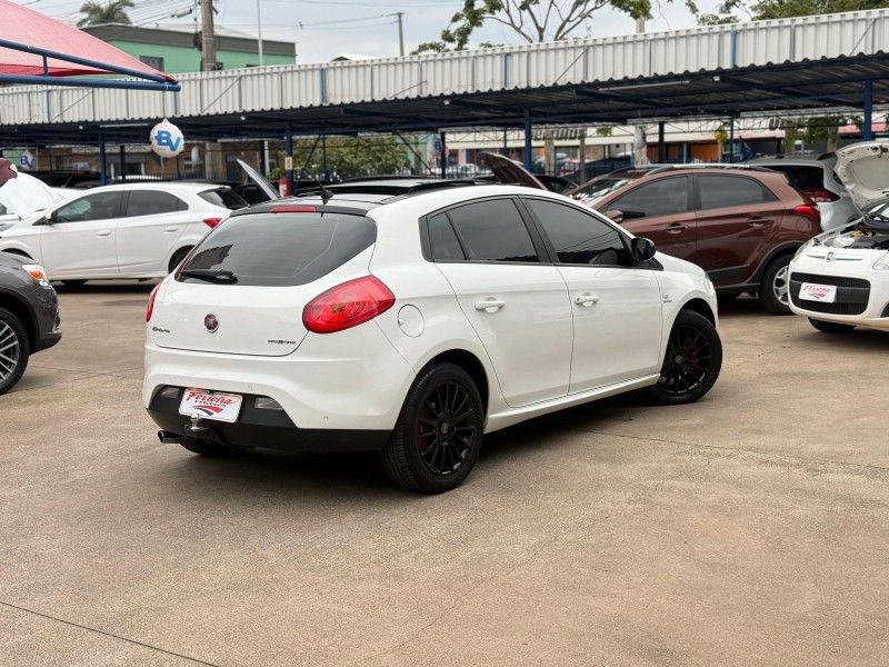 Fiat BRAVO SPORTING 1.8 2014 FERREIRA VEÍCULOS VENÂNCIO AIRES / Carros no Vale