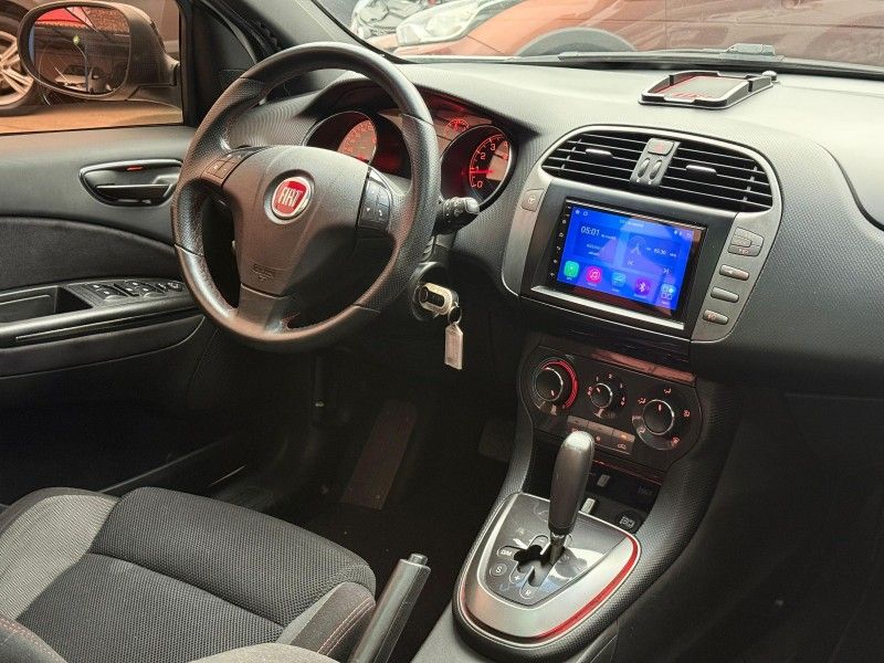 Fiat BRAVO SPORTING 1.8 2014 FERREIRA VEÍCULOS VENÂNCIO AIRES / Carros no Vale