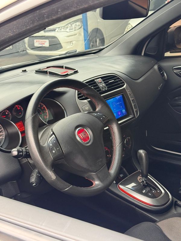 Fiat BRAVO SPORTING 1.8 2014 FERREIRA VEÍCULOS VENÂNCIO AIRES / Carros no Vale