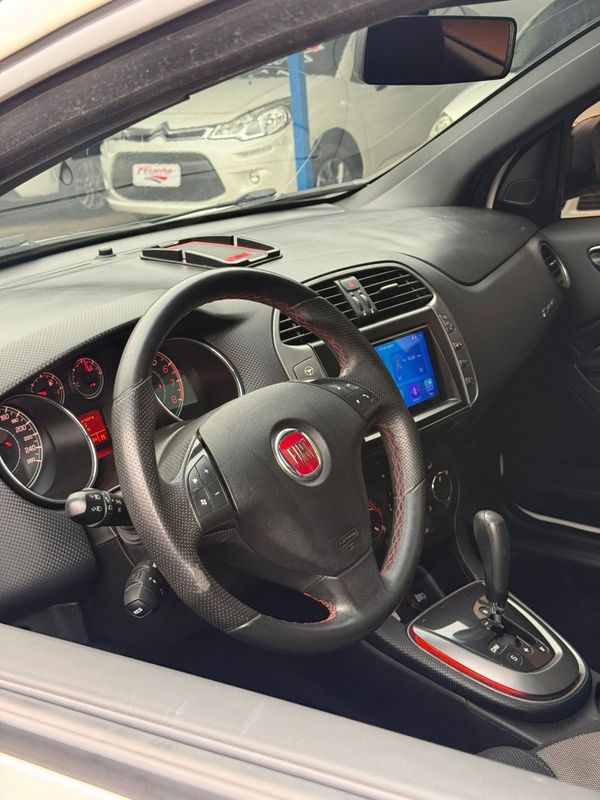 Fiat BRAVO SPORTING 1.8 2014 FERREIRA VEÍCULOS VENÂNCIO AIRES / Carros no Vale