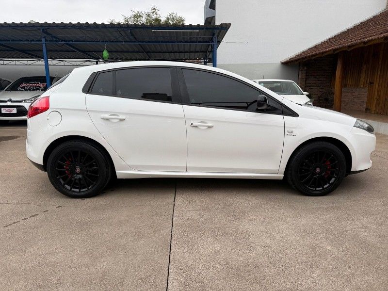 Fiat BRAVO SPORTING 1.8 2014 FERREIRA VEÍCULOS VENÂNCIO AIRES / Carros no Vale