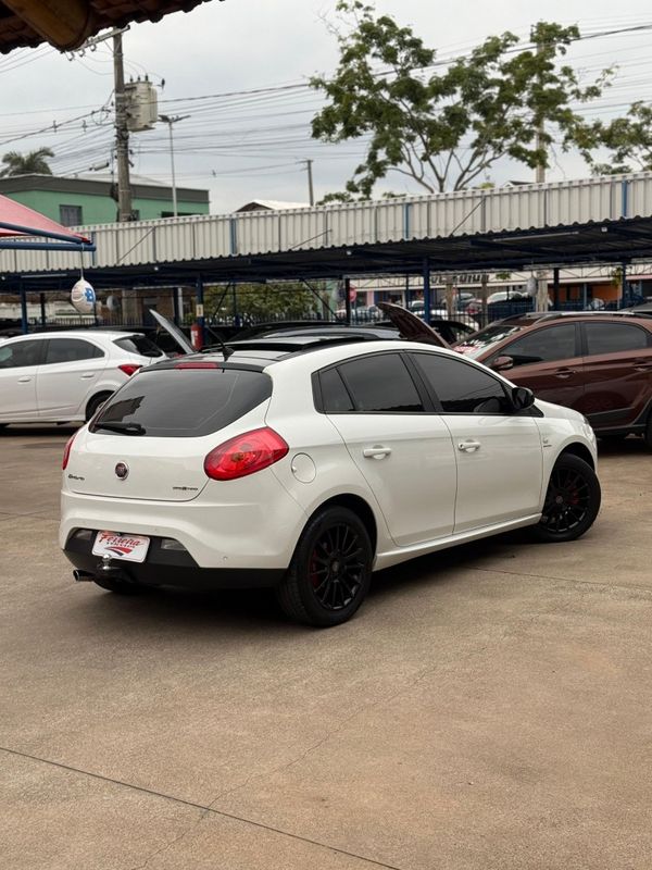 Fiat BRAVO SPORTING 1.8 2014 FERREIRA VEÍCULOS VENÂNCIO AIRES / Carros no Vale