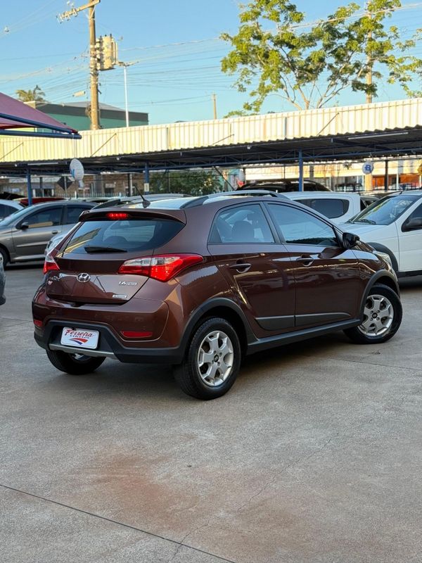 Hyundai HB20X STYLE 1.6 2014 FERREIRA VEÍCULOS VENÂNCIO AIRES / Carros no Vale