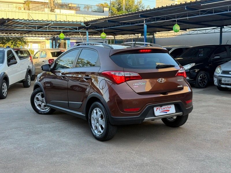 Hyundai HB20X STYLE 1.6 2014 FERREIRA VEÍCULOS VENÂNCIO AIRES / Carros no Vale