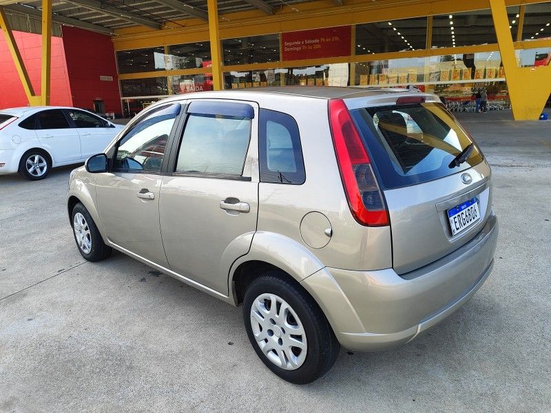 FORD FIESTA 1.0 MPI CLASS 8V 2010/2011 HUBNER MULTIMARCAS FARROUPILHA / Carros no Vale