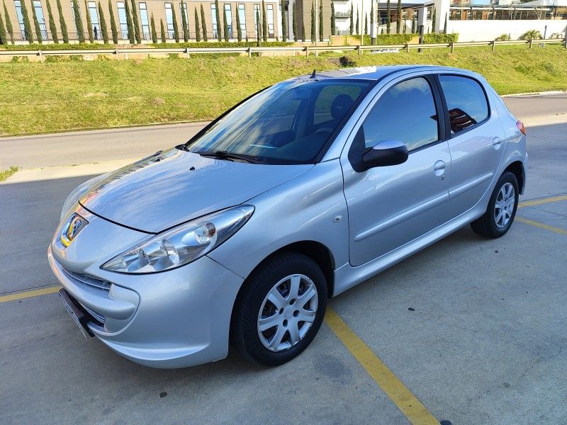 PEUGEOT 207 1.4 XR 8V 2012/2012 HUBNER MULTIMARCAS FARROUPILHA / Carros no Vale