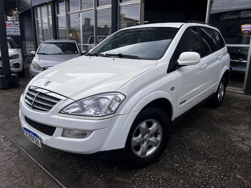 SSANGYONG KYRON 2.0 GL 200KY 4X4 16V TURBO 2011/2012 HUBNER MULTIMARCAS FARROUPILHA / Carros no Vale SSANGYONG KYRON 2.0 GL 200KY 4X4 16V TURBO 2011/2012 HUBNER MULTIMARCAS FARROUPILHA / Carros no Vale