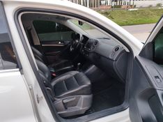 VOLKSWAGEN TIGUAN 2.0 TSI 16V TURBO TIPTRONIC 2012/2013 HUBNER MULTIMARCAS FARROUPILHA / Carros no Vale