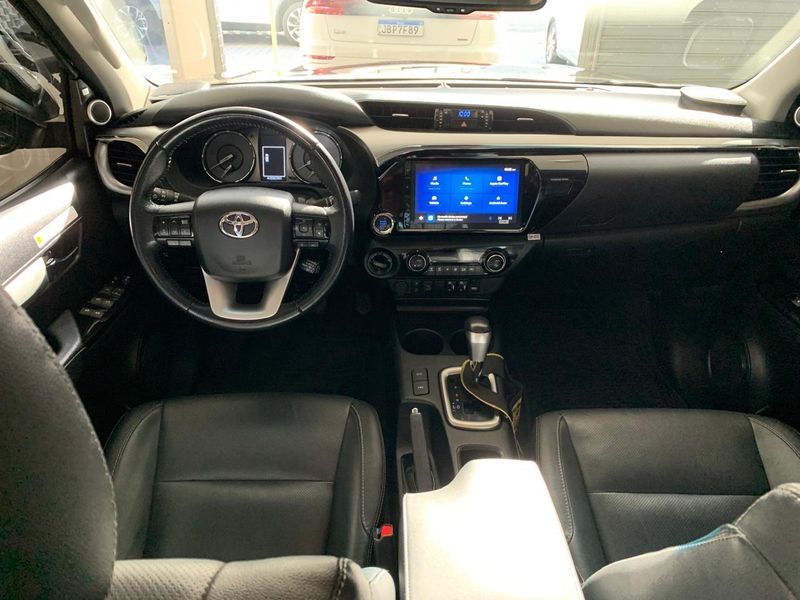 TOYOTA HILUX 2.8 D-4D TURBO DIESEL CD SRX 4X4 AUTOMÁTICO 2023/2024 FÁBIO BERNARDES PORTO ALEGRE / Carros no Vale TOYOTA HILUX 2.8 D-4D TURBO DIESEL CD SRX 4X4 AUTOMÁTICO 2023/2024 FÁBIO BERNARDES PORTO ALEGRE / Carros no Vale