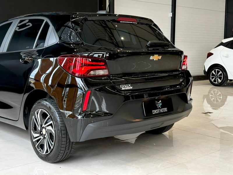 Chevrolet Onix HATCH LT 1.0 12V Flex 5p Mec. 2024/2025 CONCEPT MOTORS PASSO FUNDO / Carros no Vale