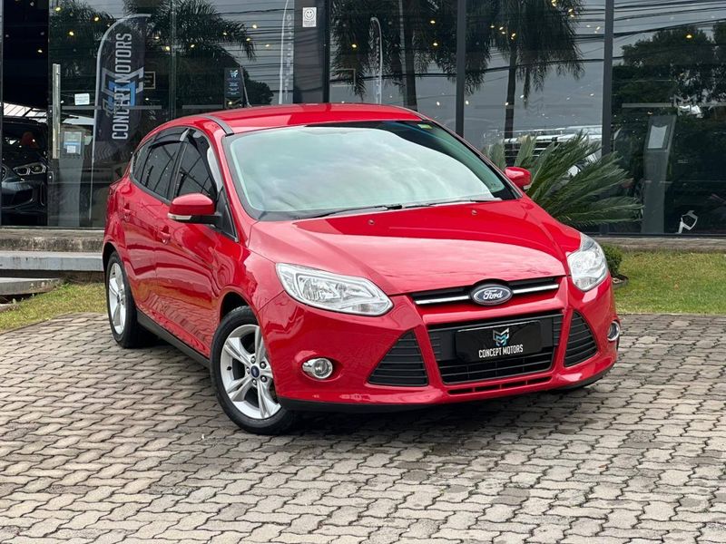 Ford Focus 1.6 S/SE/SE Plus Flex 8V/16V 5p 2014/2015 CONCEPT MOTORS PASSO FUNDO / Carros no Vale Ford Focus 1.6 S/SE/SE Plus Flex 8V/16V 5p 2014/2015 CONCEPT MOTORS PASSO FUNDO / Carros no Vale