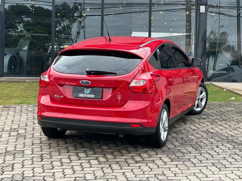 Ford Focus 1.6 S/SE/SE Plus Flex 8V/16V 5p 2014/2015 CONCEPT MOTORS PASSO FUNDO / Carros no Vale Ford Focus 1.6 S/SE/SE Plus Flex 8V/16V 5p 2014/2015 CONCEPT MOTORS PASSO FUNDO / Carros no Vale