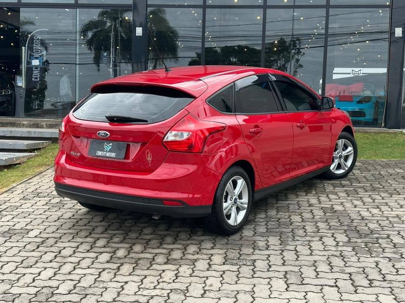 Ford Focus 1.6 S/SE/SE Plus Flex 8V/16V 5p 2014/2015 CONCEPT MOTORS PASSO FUNDO / Carros no Vale Ford Focus 1.6 S/SE/SE Plus Flex 8V/16V 5p 2014/2015 CONCEPT MOTORS PASSO FUNDO / Carros no Vale