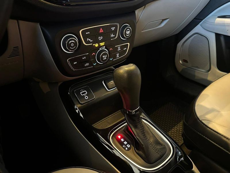 Jeep Compass LIMITED 2.0 4×2 Flex 16V Aut. 2019/2019 CONCEPT MOTORS PASSO FUNDO / Carros no Vale