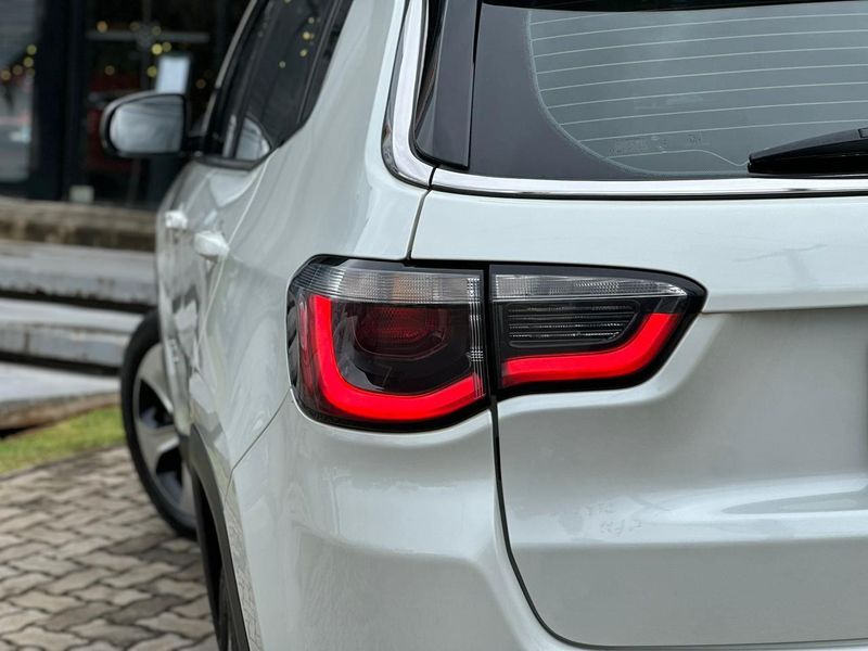 Jeep Compass LONGITUDE 2.0 4×2 Flex 16V Aut. 2017/2017 CONCEPT MOTORS PASSO FUNDO / Carros no Vale