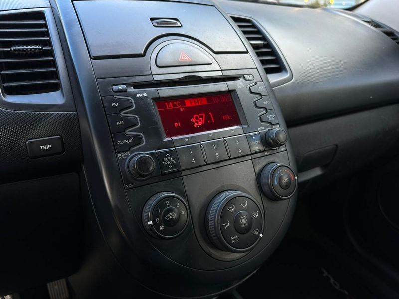 Kia Soul 1.6/ 1.6 16V FLEX Mec. 2009/2010 CONCEPT MOTORS PASSO FUNDO / Carros no Vale Kia Soul 1.6/ 1.6 16V FLEX Mec. 2009/2010 CONCEPT MOTORS PASSO FUNDO / Carros no Vale