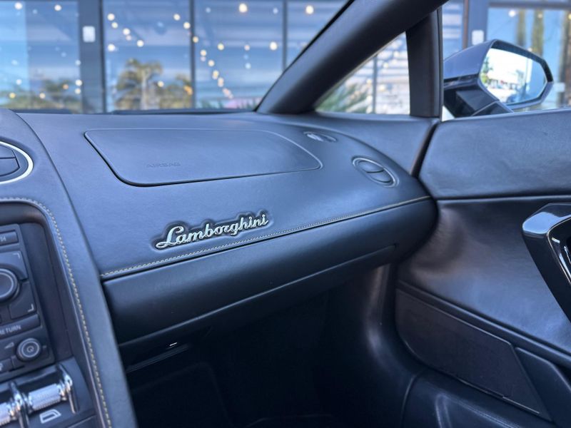 Lamborghini Gallardo Coupe Valentino Balboni LP550-2 2011/2011 CONCEPT MOTORS PASSO FUNDO / Carros no Vale Lamborghini Gallardo Coupe Valentino Balboni LP550-2 2011/2011 CONCEPT MOTORS PASSO FUNDO / Carros no Vale