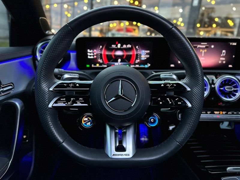 Mercedes-Benz CLA-35 AMG Line 2.0 TB Aut (HÃ­brido) 2024/2025 CONCEPT MOTORS PASSO FUNDO / Carros no Vale