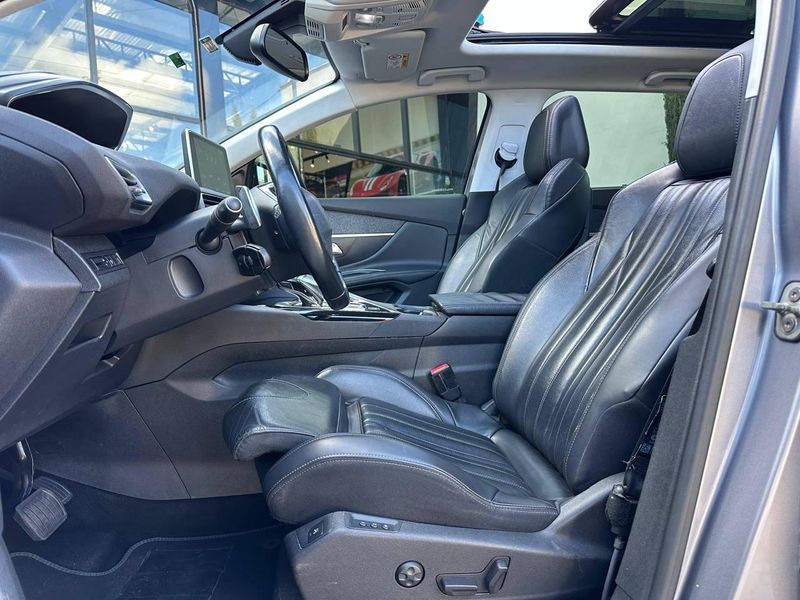 Peugeot 5008 Griffe Pack 1.6 Turbo 16V 5p Aut. 2018/2019 CONCEPT MOTORS PASSO FUNDO / Carros no Vale Peugeot 5008 Griffe Pack 1.6 Turbo 16V 5p Aut. 2018/2019 CONCEPT MOTORS PASSO FUNDO / Carros no Vale