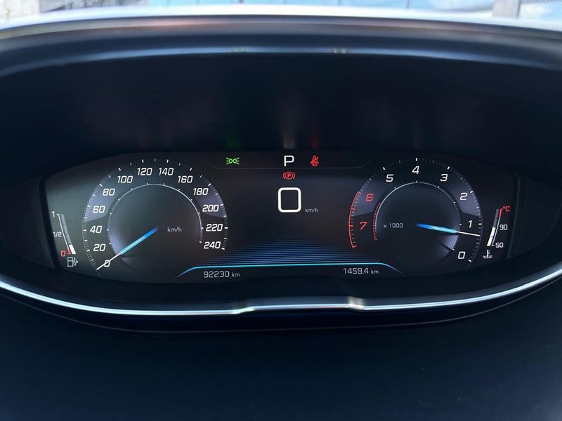 Peugeot 5008 Griffe Pack 1.6 Turbo 16V 5p Aut. 2018/2019 CONCEPT MOTORS PASSO FUNDO / Carros no Vale Peugeot 5008 Griffe Pack 1.6 Turbo 16V 5p Aut. 2018/2019 CONCEPT MOTORS PASSO FUNDO / Carros no Vale