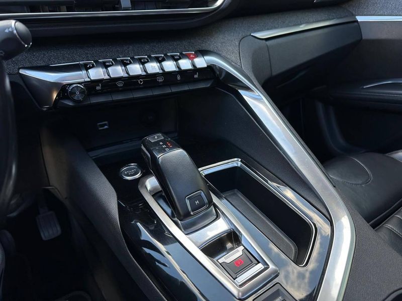 Peugeot 5008 Griffe Pack 1.6 Turbo 16V 5p Aut. 2018/2019 CONCEPT MOTORS PASSO FUNDO / Carros no Vale Peugeot 5008 Griffe Pack 1.6 Turbo 16V 5p Aut. 2018/2019 CONCEPT MOTORS PASSO FUNDO / Carros no Vale