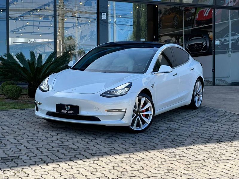Tesla Model 3 TESLA 2018/2018 CONCEPT MOTORS PASSO FUNDO / Carros no Vale