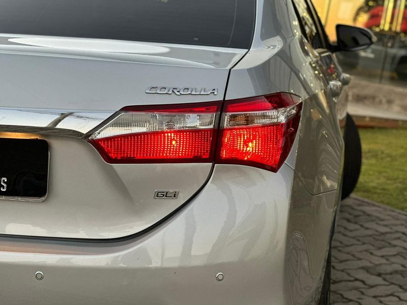 Toyota Corolla GLi 1.8 Flex 16V Aut. 2017/2017 CONCEPT MOTORS PASSO FUNDO / Carros no Vale