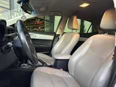 Toyota Corolla GLi 1.8 Flex 16V Aut. 2017/2017 CONCEPT MOTORS PASSO FUNDO / Carros no Vale