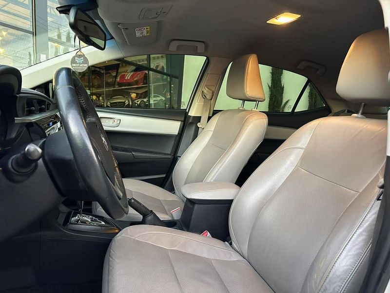 Toyota Corolla GLi 1.8 Flex 16V Aut. 2017/2017 CONCEPT MOTORS PASSO FUNDO / Carros no Vale