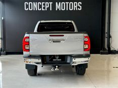 Toyota Hilux CD SRV 4×4 2.8 TDI Diesel Aut. 2024/2025 CONCEPT MOTORS PASSO FUNDO / Carros no Vale