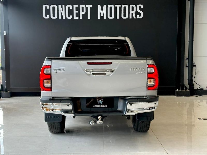 Toyota Hilux CD SRV 4×4 2.8 TDI Diesel Aut. 2024/2025 CONCEPT MOTORS PASSO FUNDO / Carros no Vale