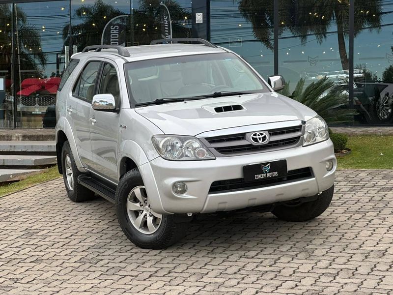 Toyota Hilux SW4 SRV D4-D 4×4 3.0 TDI Dies Aut 2008/2008 CONCEPT MOTORS PASSO FUNDO / Carros no Vale